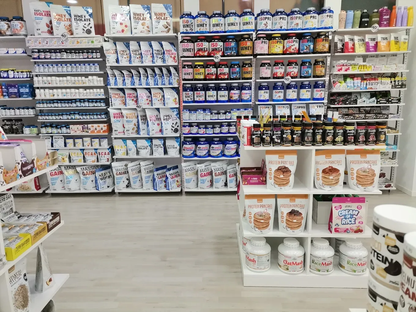 USAFITNESS VILLANUEVA - tienda de nutrición deportiva y suplementos en Villanueva de la Cañada (foto 2)
